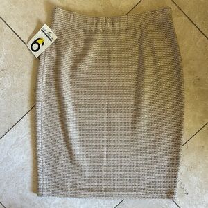 Elegant Beige Pencil Skirt